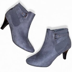 DEXFLEX COMFORT “Terri” Faux Suede Dress Booties 3” Heels in Gray Size 9M